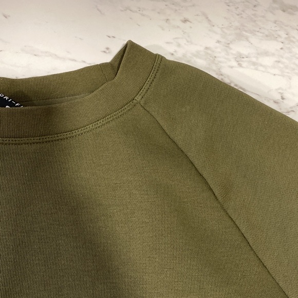 Nike Crew Cropped Sweater - Picture 11 of 14